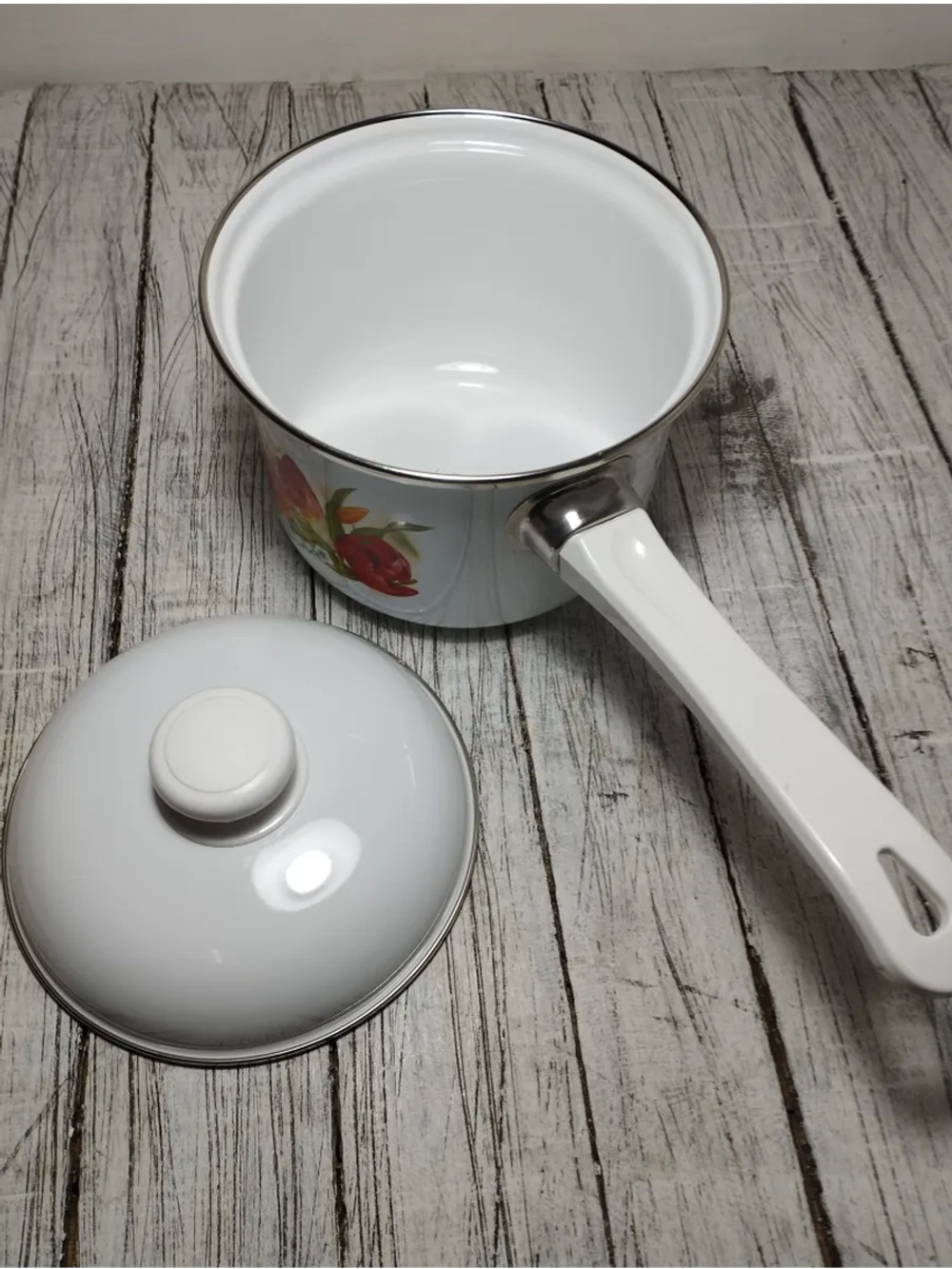 Ковш 1,5 литра эмалированный с крышкой Анютины глазки