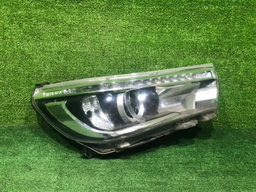 Фара правая Toyota Hilux 8 (2015-2020) LED