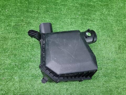 Корпус воздушного фильтра Volvo XC40 (2017-2022)