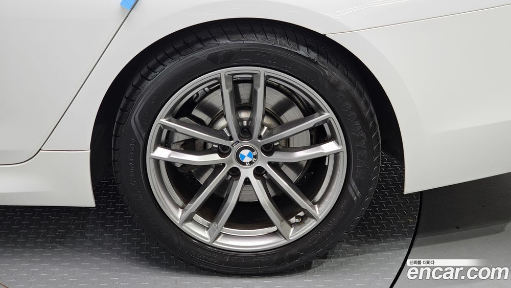 BMW 5 Series (G30) 520i M Sports (07.2020)
