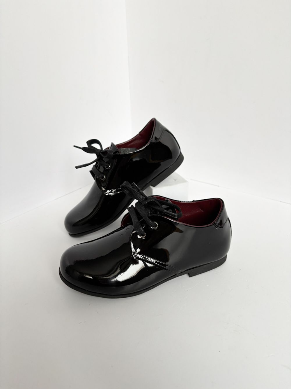 Новые лаковые туфли Dolce & Gabbana, 25