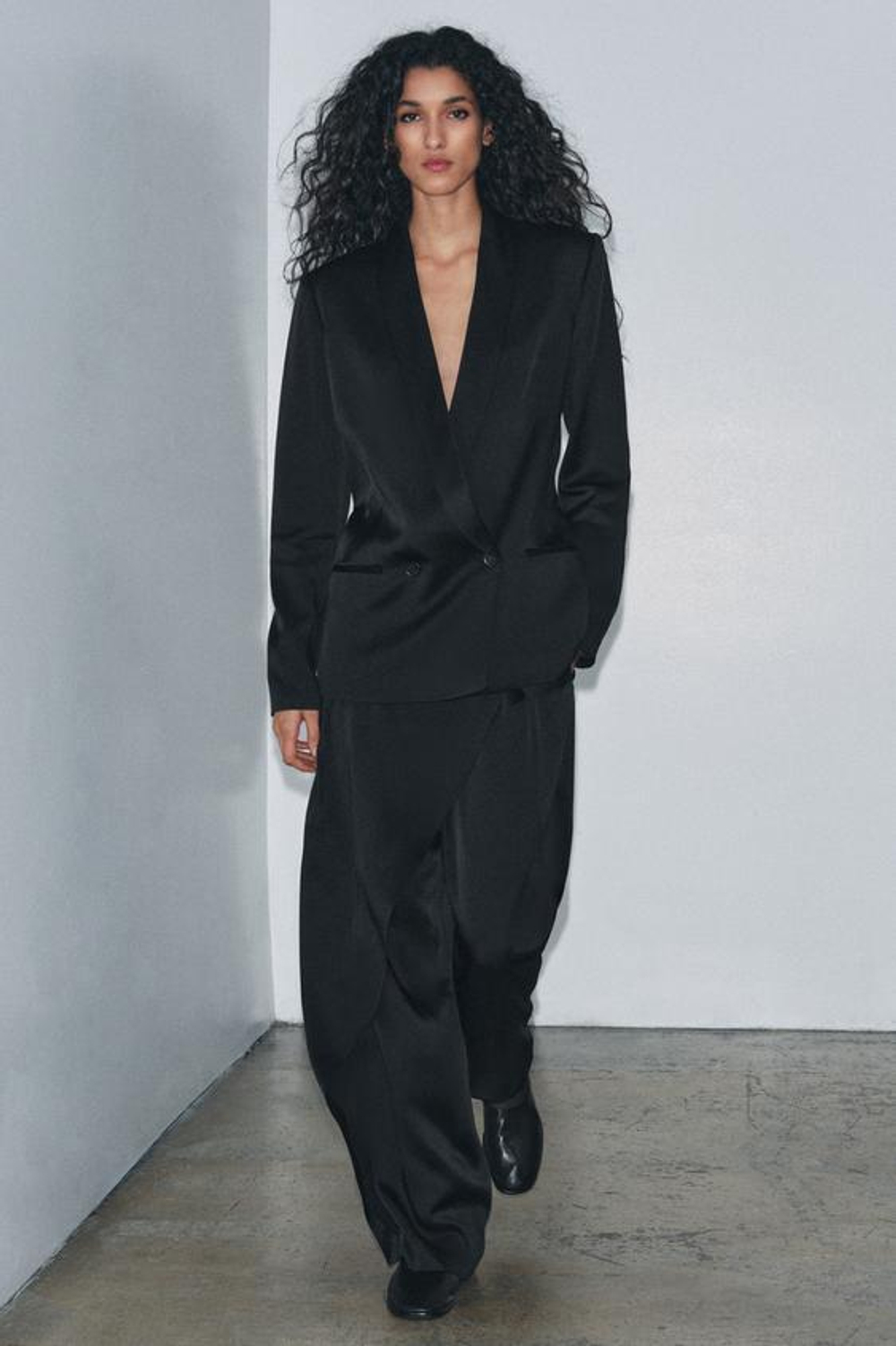 ZARA АТЛАСНЫЕ БРЮКИ-ПАРЕО — ZW COLLECTION LIMITED EDITION, ЧЕРНЫЙ