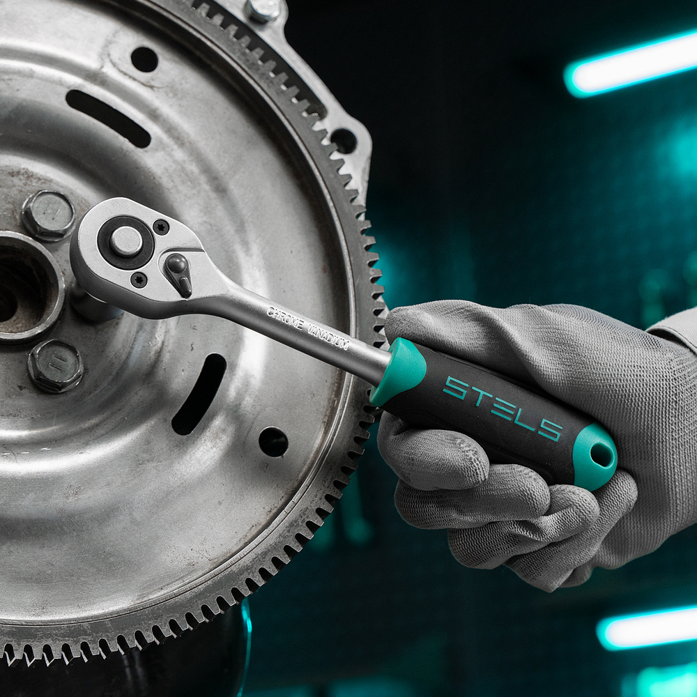 Ключ-трещотка 3/8", CrV, 72 зуба, с быстрым сбросом, матовый хром Stels