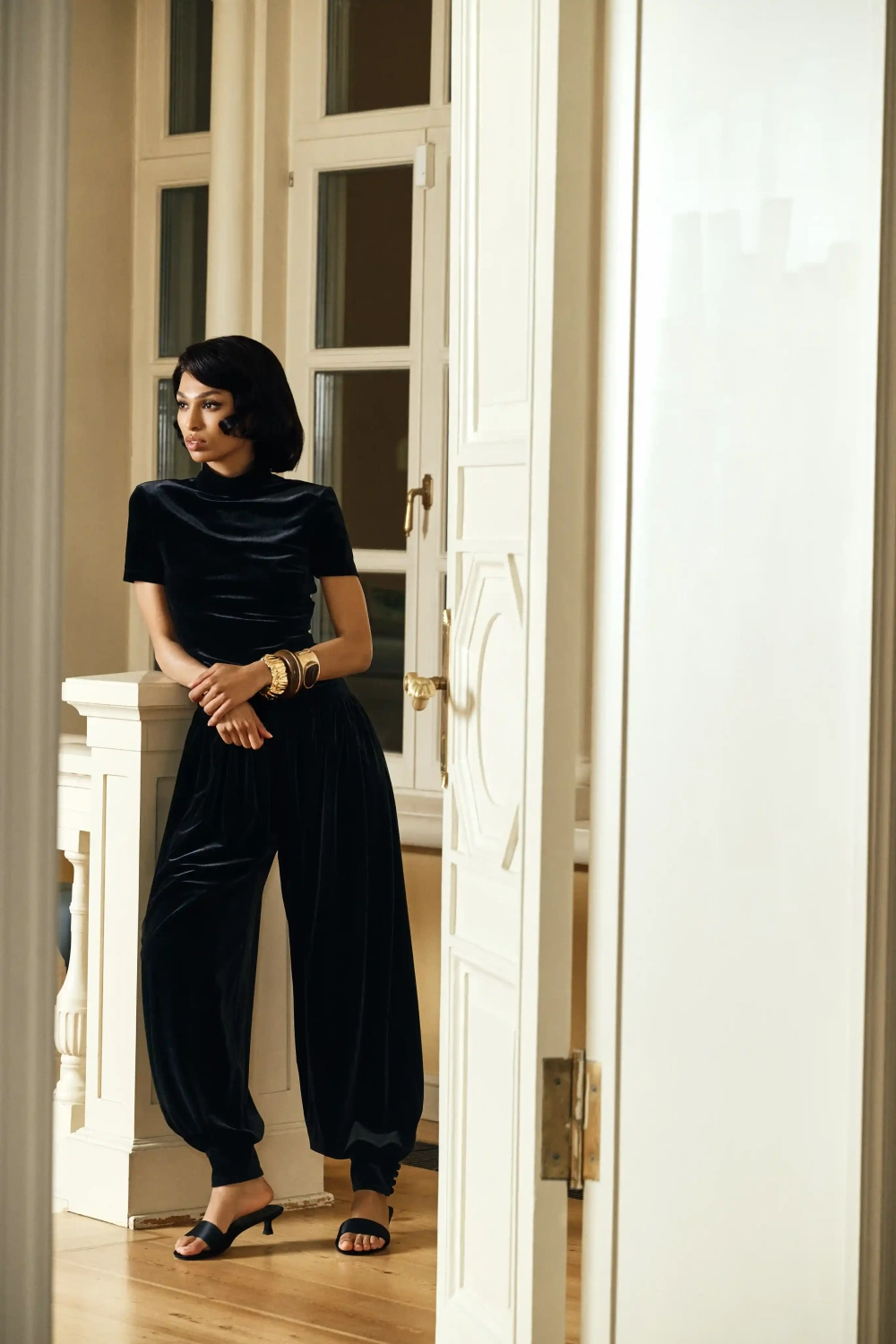 Billie, топ из черного бархата