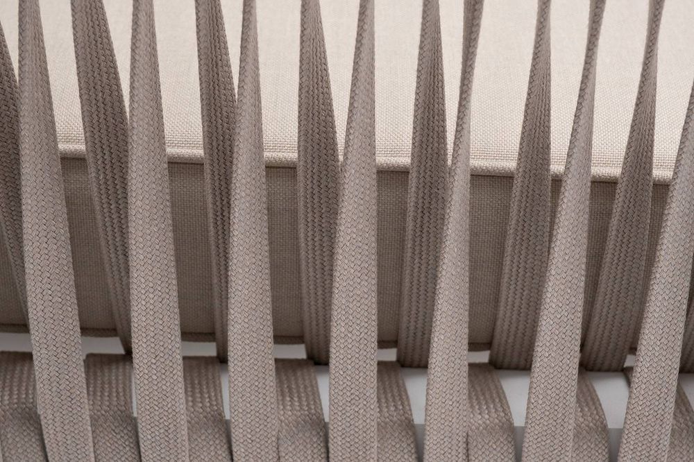 "Касабланка" диван 2-местный плетеный из роупа, каркас алюминий белый муар, роуп бежевый 20мм, ткань бежевая 15052