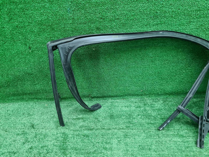 Форточка двери задняя правая Mercedes S W223 20-нв