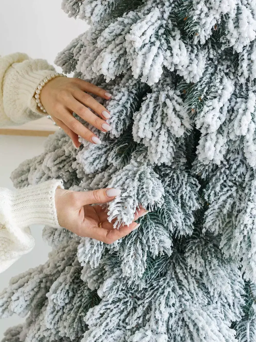 елка на ножке заснеженная "Венето" люкс