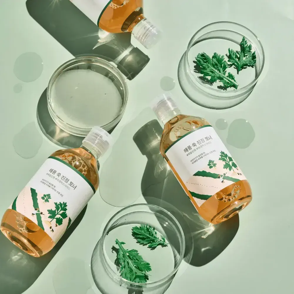 Успокаивающий тонер для лица ROUND LAB Mugwort Calming Toner 300 мл