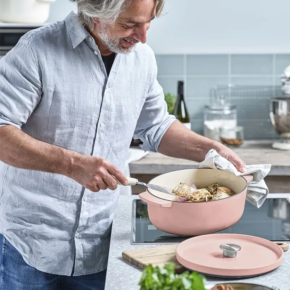 KitchenAid Чугунная кастрюля 22 см 3,3 л розовая EAN 4894871026421