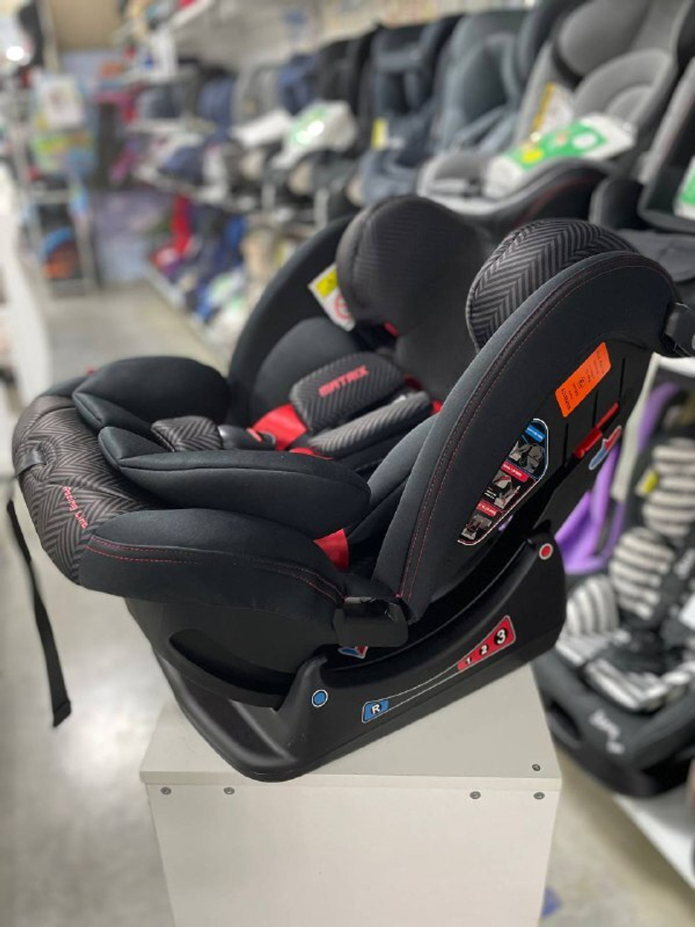 Автокресло Rant AY913 "MATRIX" Racing Line группа 0+-1-2-3  (0-36 кг) blac