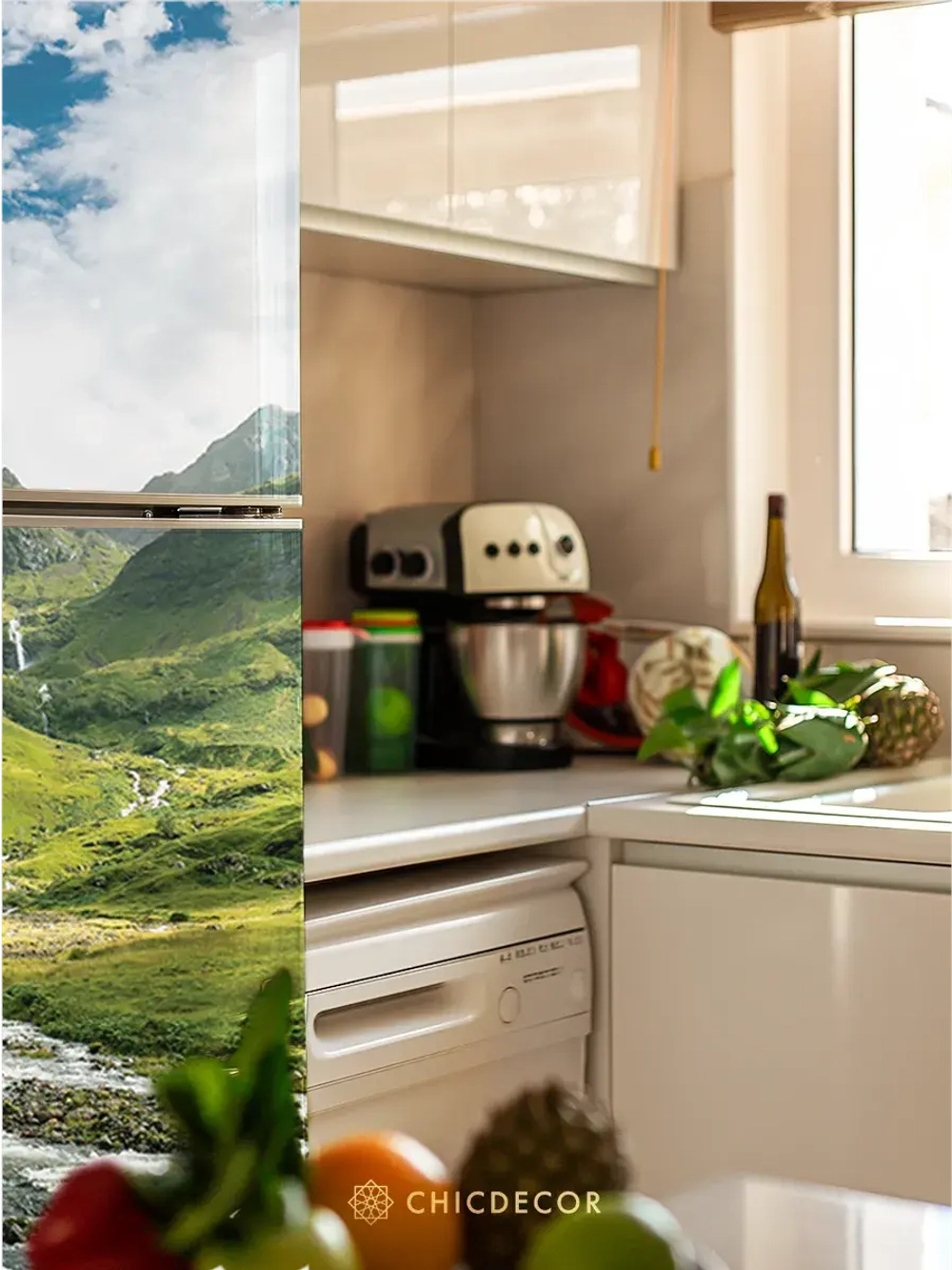 Наклейка интерьерная на холодильник Горная река