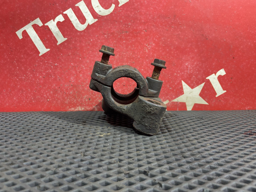 Кронштейн переднего стабилизатора левый