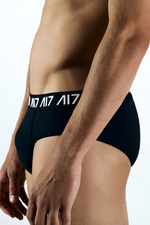 Брифы черные и белые