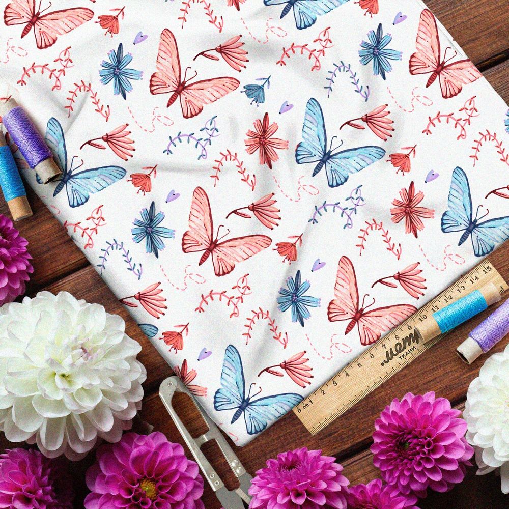 Ткань таффета голубые и розовые бабочки на белом фоне