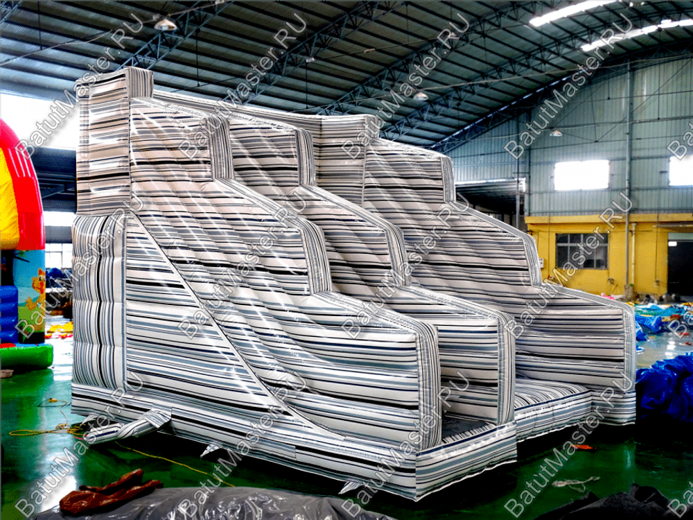 Надувная игра "Прыжок со скалы"