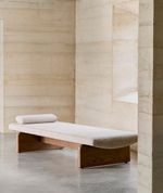 Кушетка Topaz из из бежевого шенилла с массивом ясеня в отделке под орех 200 см