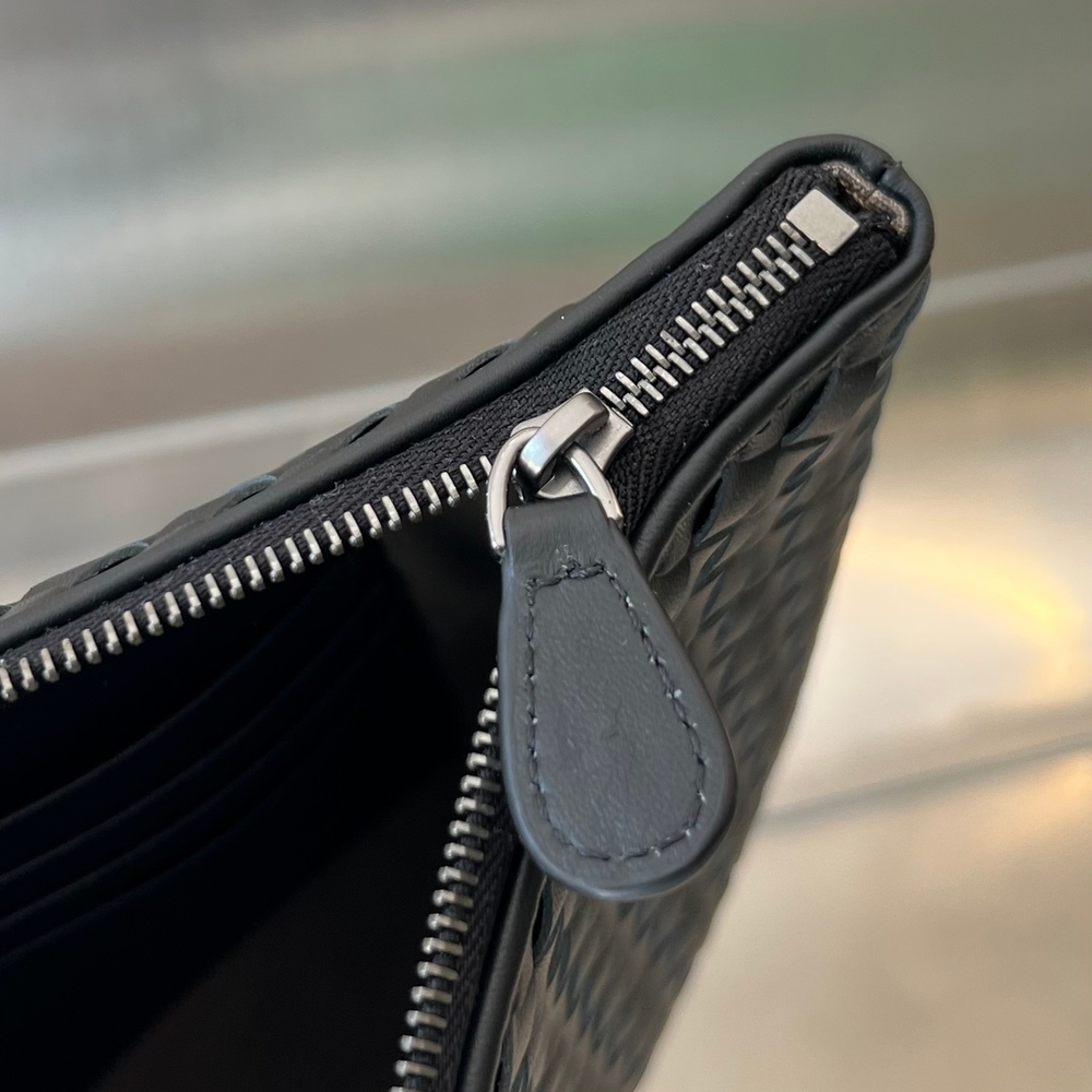 Bottega Veneta Pouch 30 cm