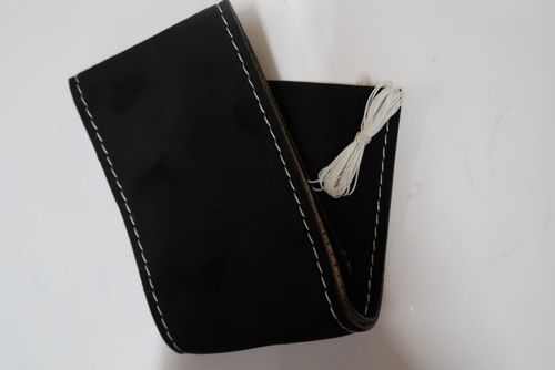 Оплетка руля M 37-38 см кожа Велюр черная с белой прострочкой на шнуровке (KPR)