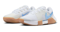 Женские теннисные кроссовки Nike Zoom GP Challenge 1 - white/light blue/sail/gum light brown