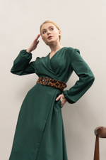 Платье на запах с рукавами-фонариками