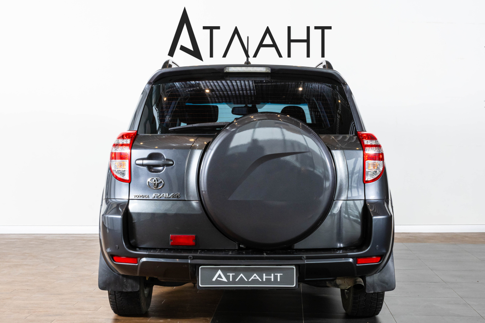 Toyota RAV4, 2011 год