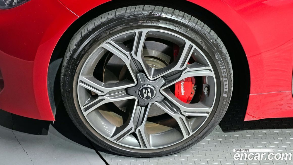 Kia Stinger 2.0 Turbo AWD (04.2020)