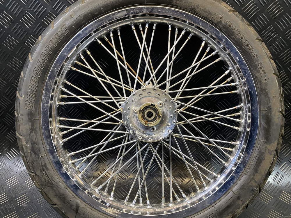 Колесо переднее Suzuki Intruder VS750 VR51A