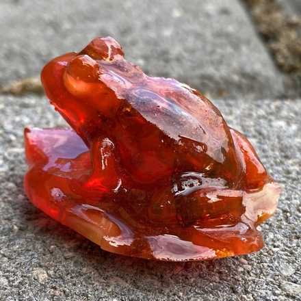 Лягушка-мини на кувшинке