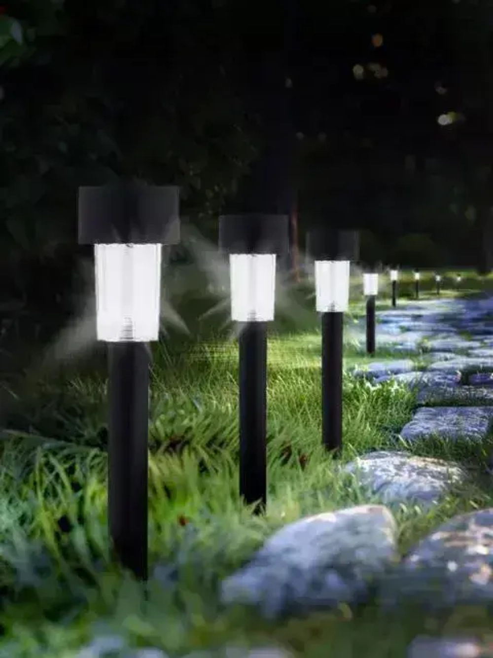 Светильник уличный, 12 солнечных садовых фонарей/solar lights, используемых для освещения домов и дорог.