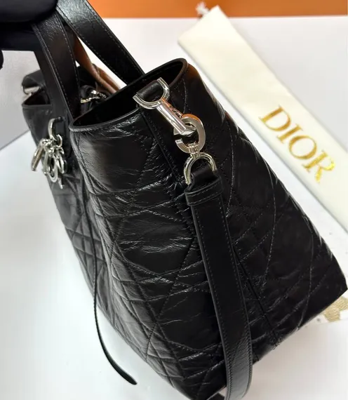 Сумка Dior Toujours вертикальная, черный