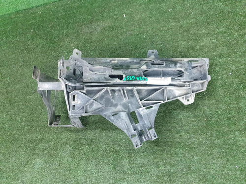 Кронштейн фары правый BMW 7er F01 F02 (2008-2015)