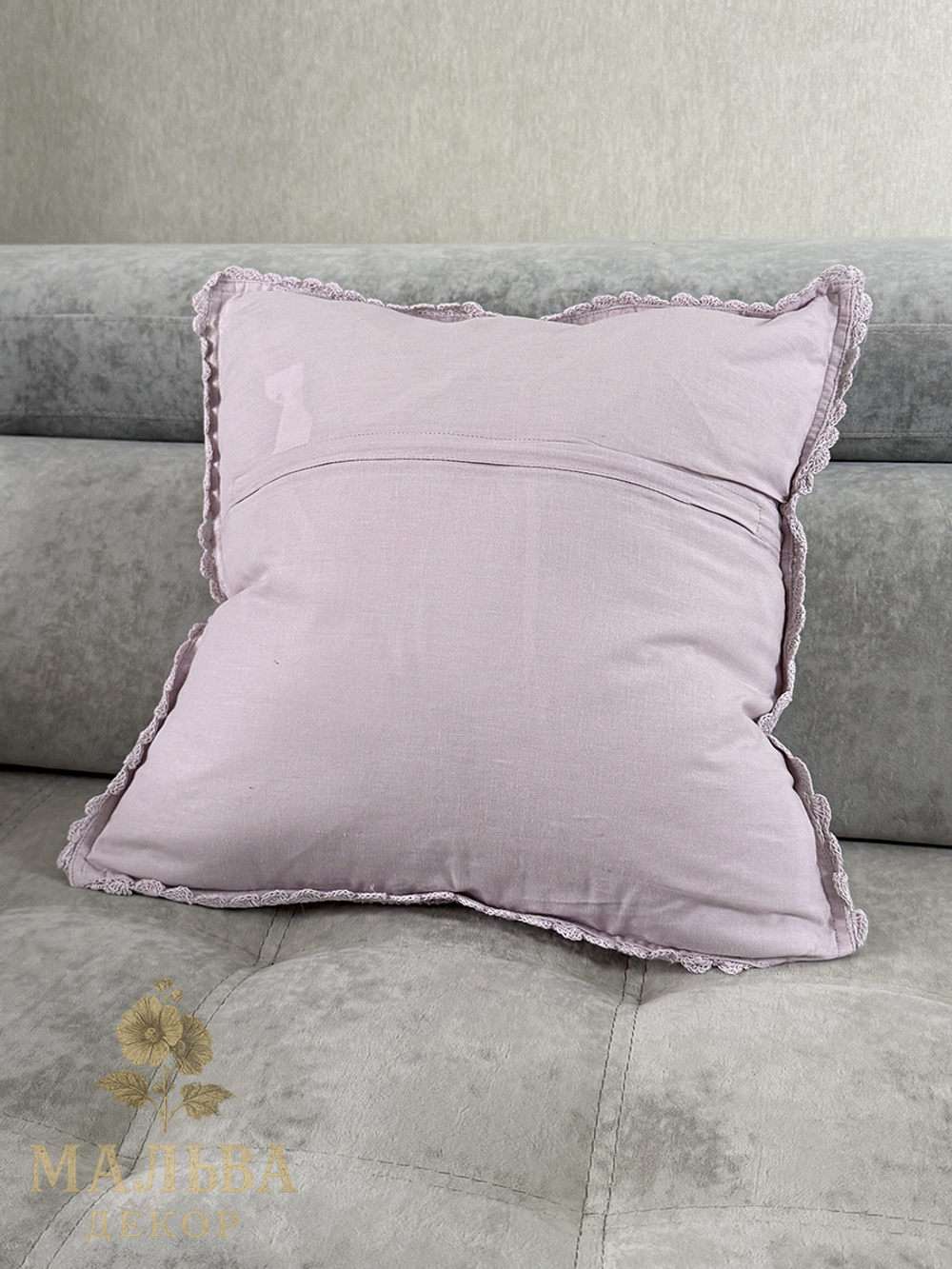 Подушка декоративная "Кружево" розовая 45x45x10см от J-LINE