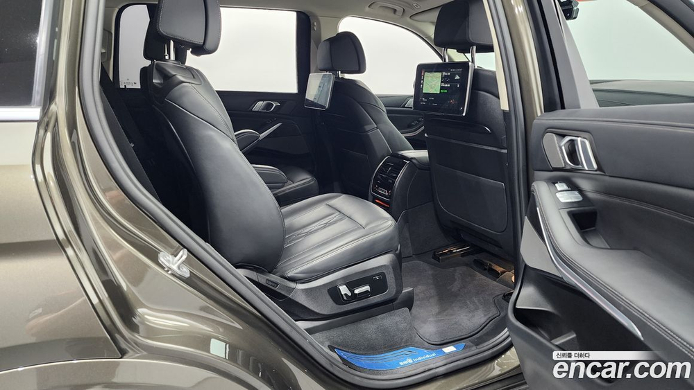 BMW X7 (G07) xDrive 40i Design Pure Excellence 6-и местный (07.2021)
