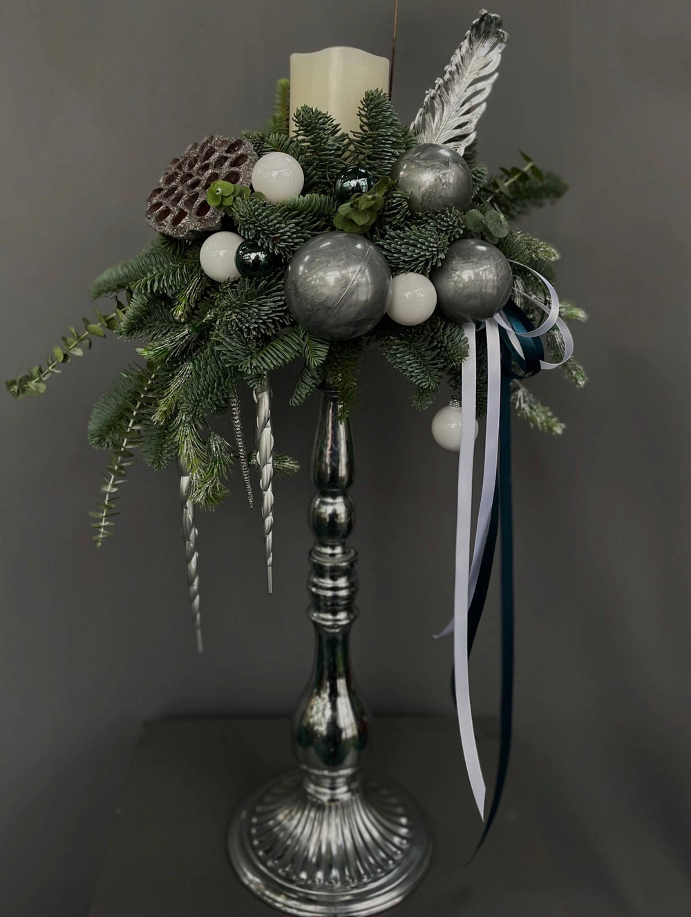 Композиция для новогоднего стола из нобилиса