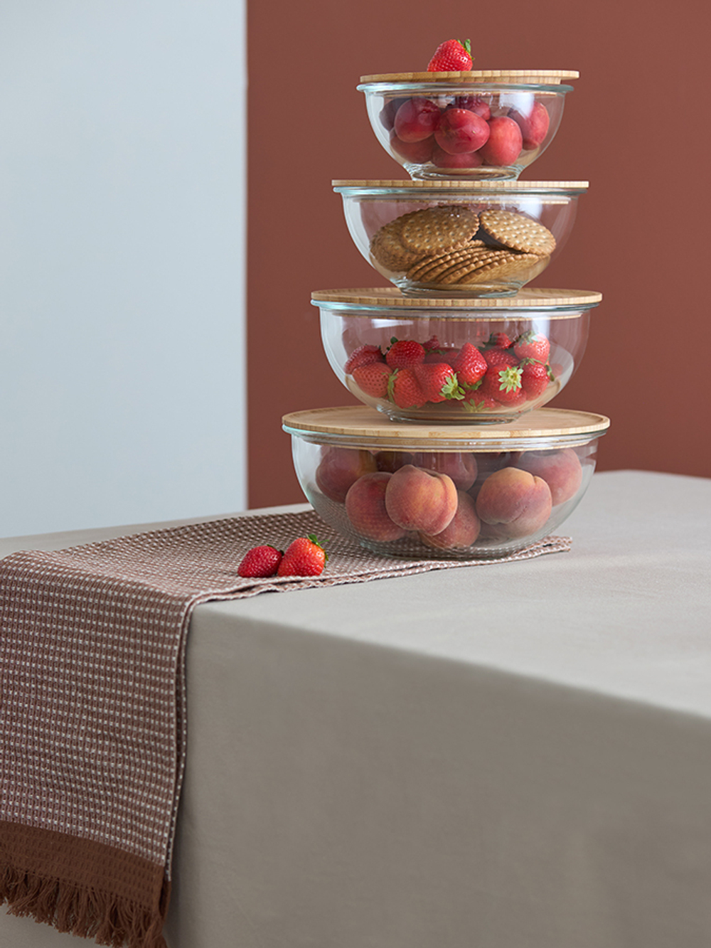 Набор из 4-х стеклянных мисок eco store с крышками из бамбука