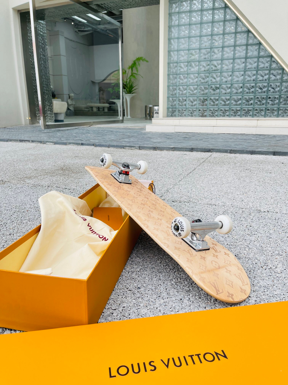 Louis Vuitton Skateboard