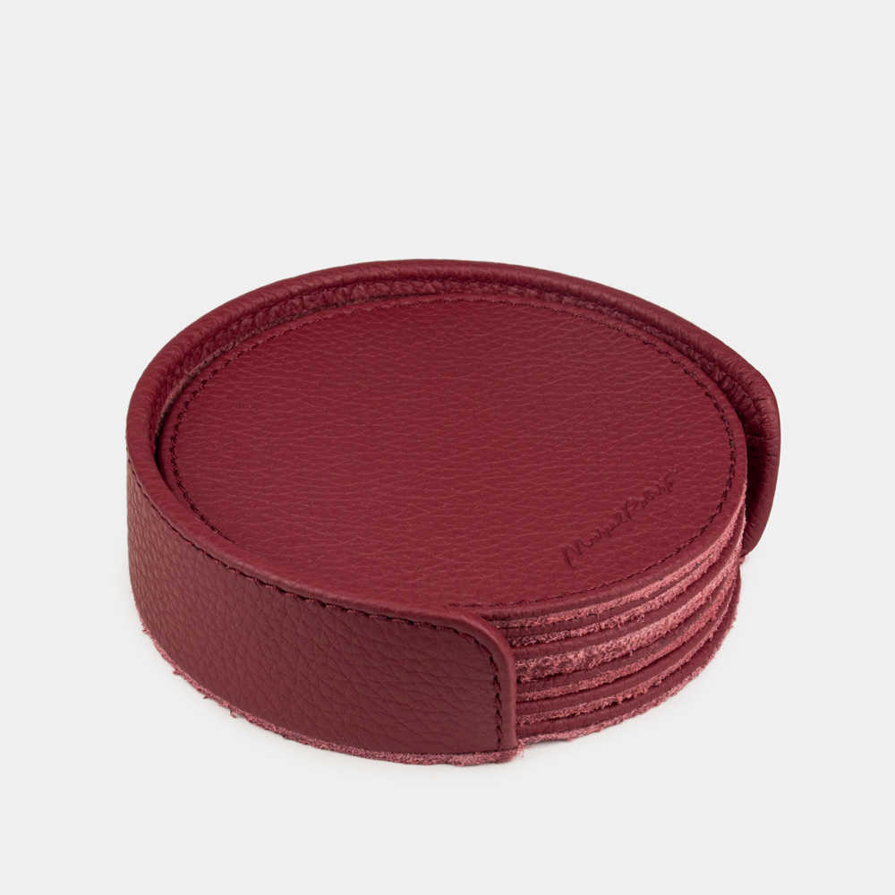 Подставка под подстаканники кожаная, вишневого цвета