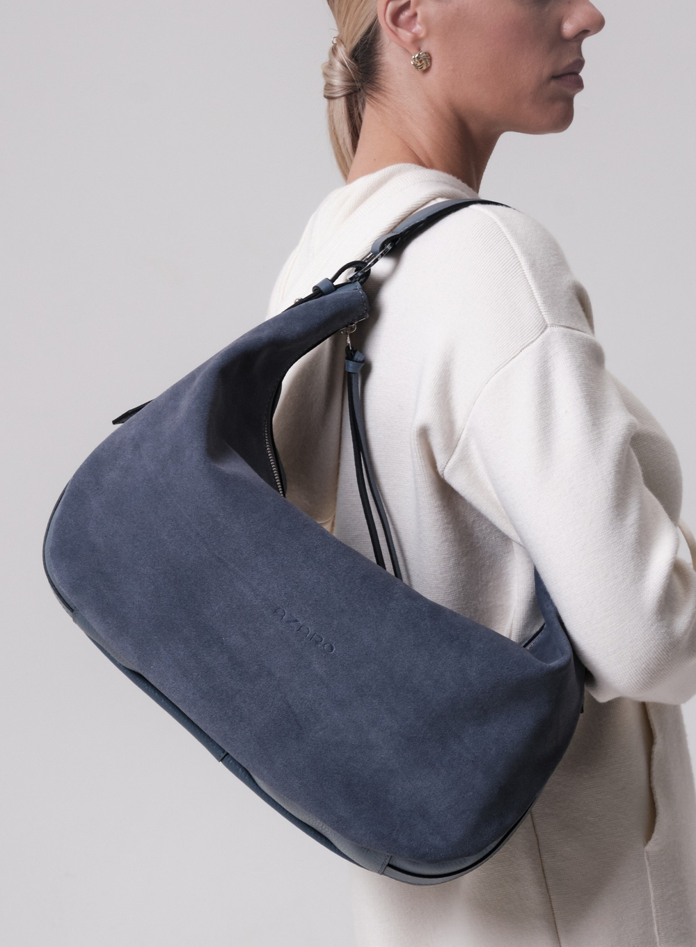 Сумка замшевая багет Azaro 30861 серый