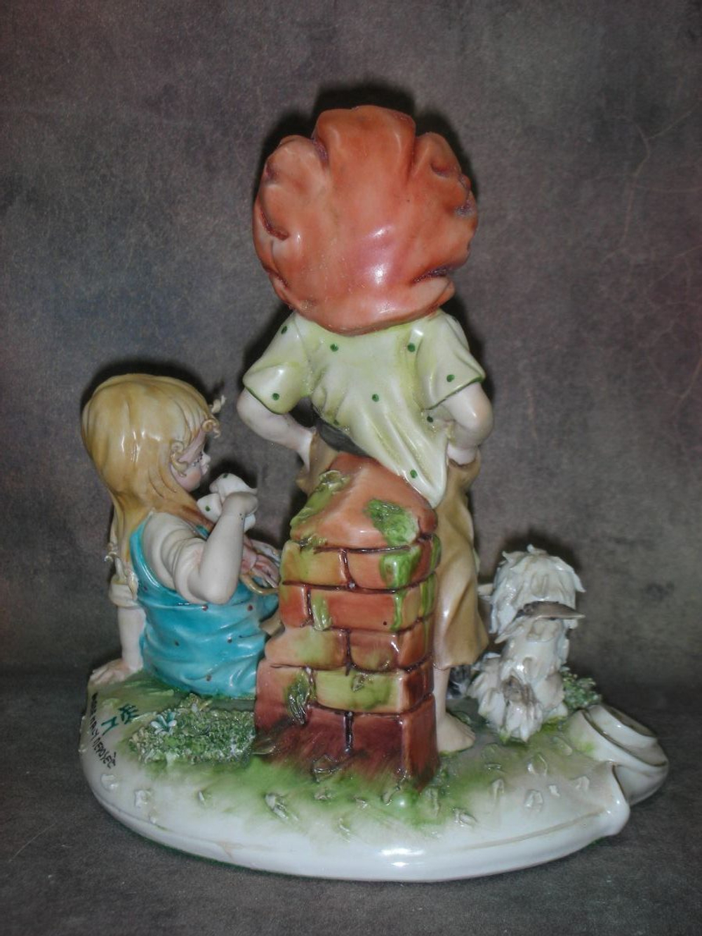 Статуэтка. Фарфор. Вот такая любовь. Capodimonte. Италия