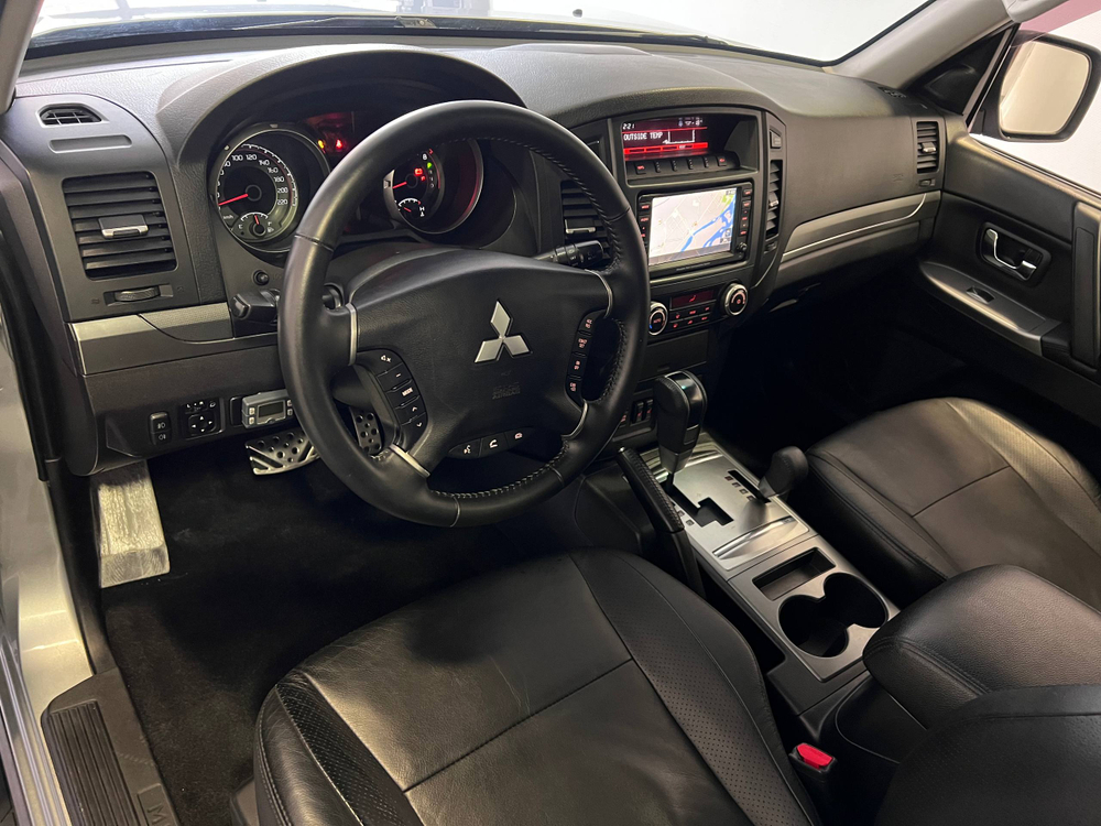 Mitsubishi Pajero, 2012 год