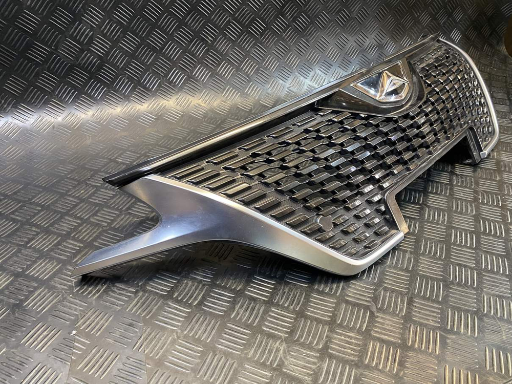 решетка радиатора Toyota Allion ZRT260 2017