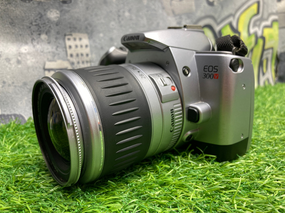 Canon EOS 300v kit EF 28-90mm 4-5.6 II