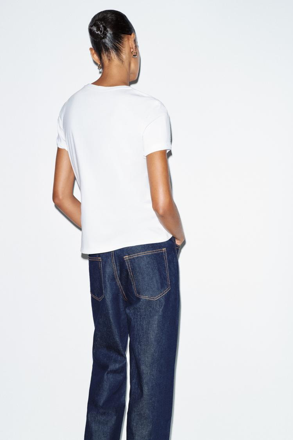 ZARA ФУТБОЛКА С МЕТАЛЛИЗИРОВАННЫМ ПРИНТОМ, БЕЛЫЙ