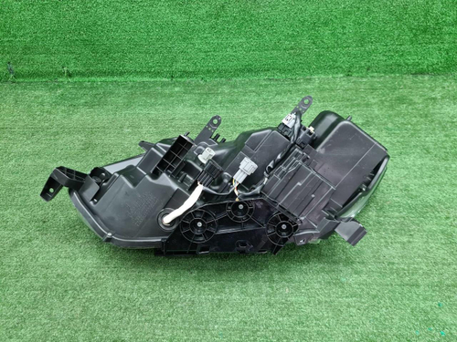 Фара правая Nissan X-Trail T32 (2017-2022) LED