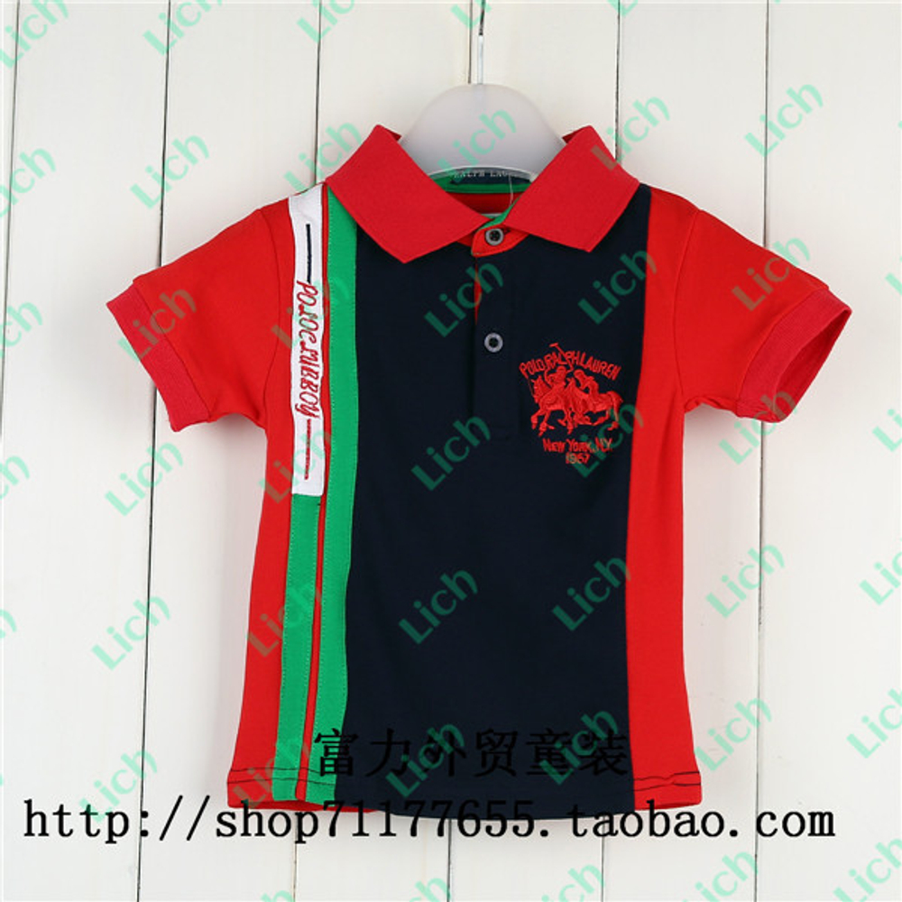 Футболка с контрастными вставками и вышивкой