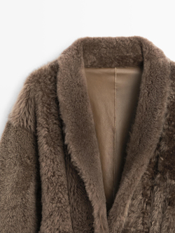 Massimo Dutti Длинная шуба из мутона с поясом - Limited Edition, коричневый