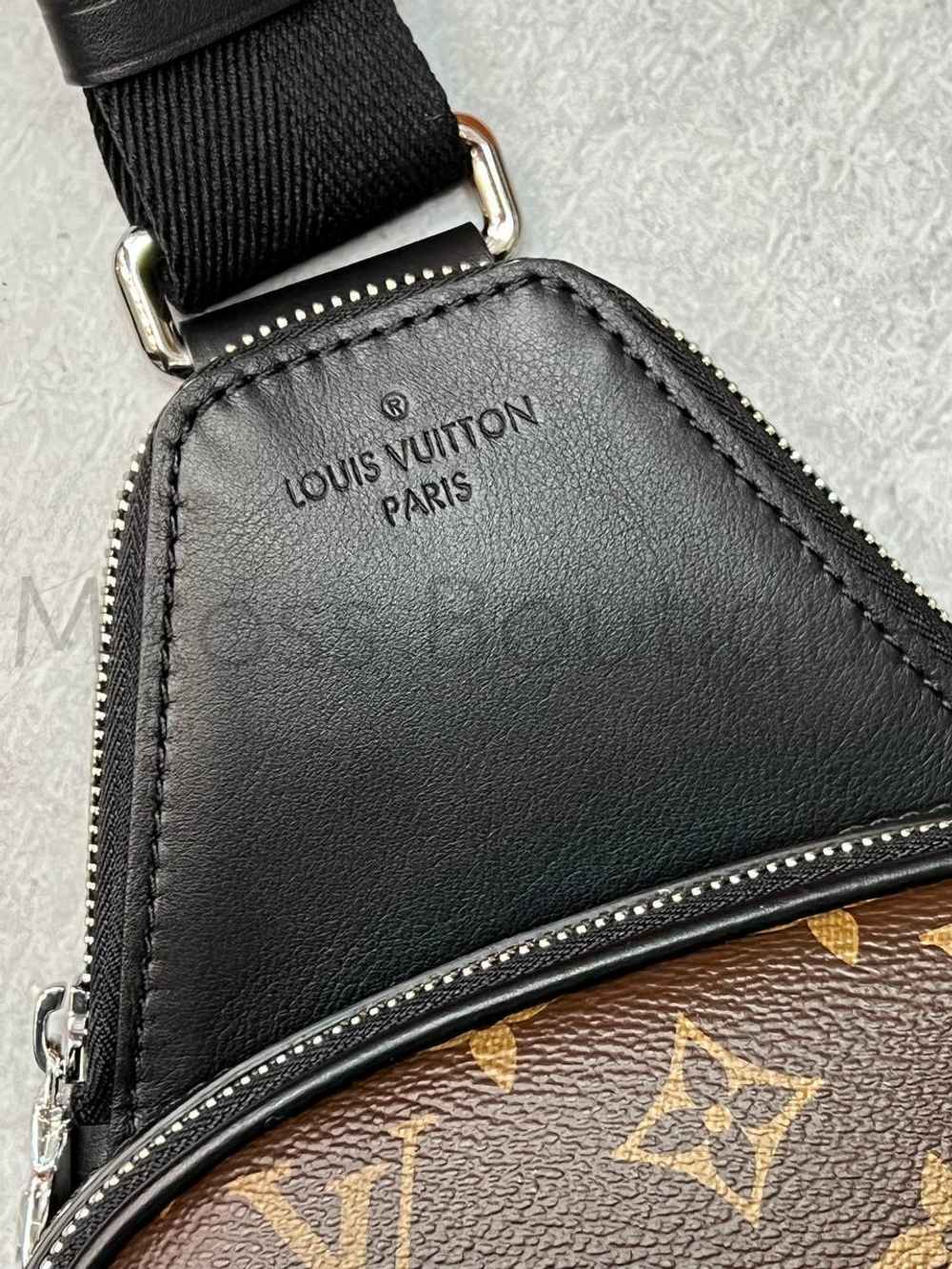 Сумка Avenue Sling NM Monogram Louis Vuitton