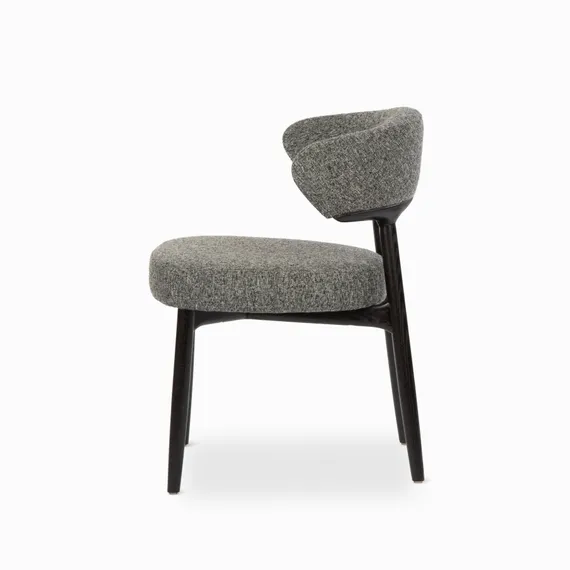 Стул Giotto, черный массив ясеня, черно-белая обивка