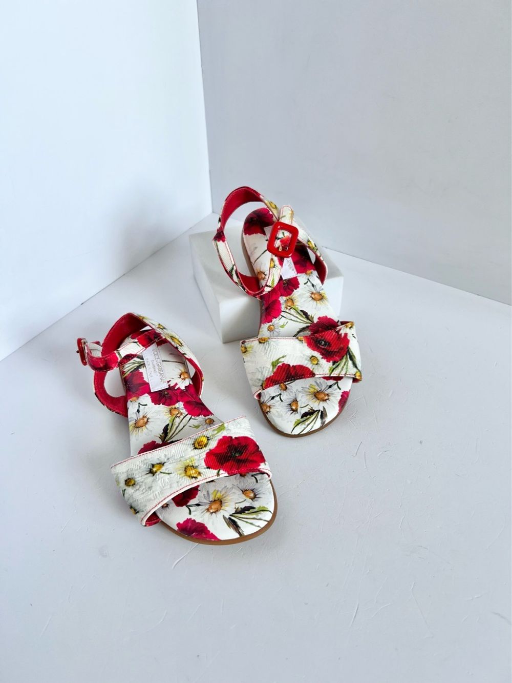 Новые сандалии Dolce&Gabbana, 27