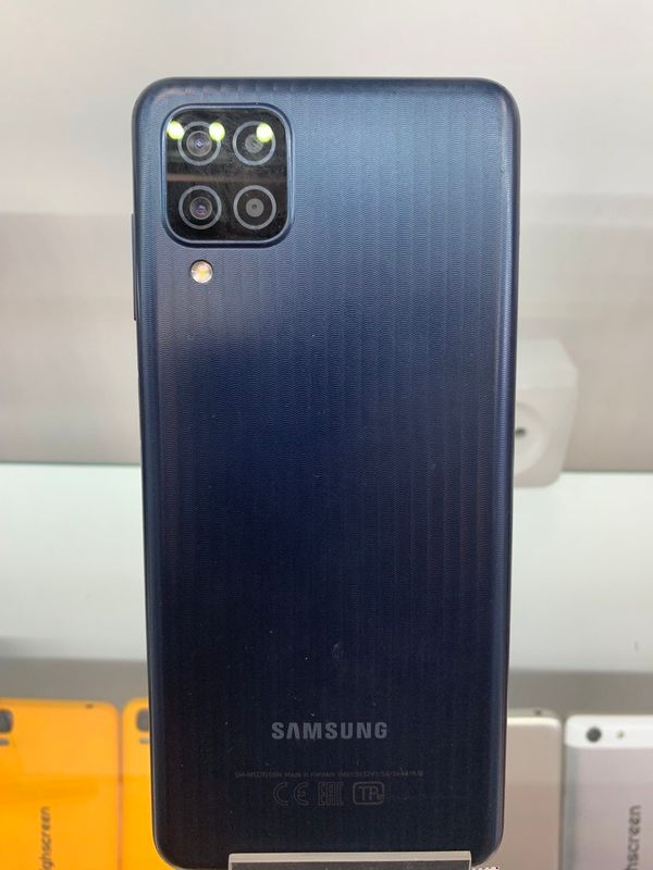 Смартфон Samsung Galaxy M12 64GB Black (Витринный)